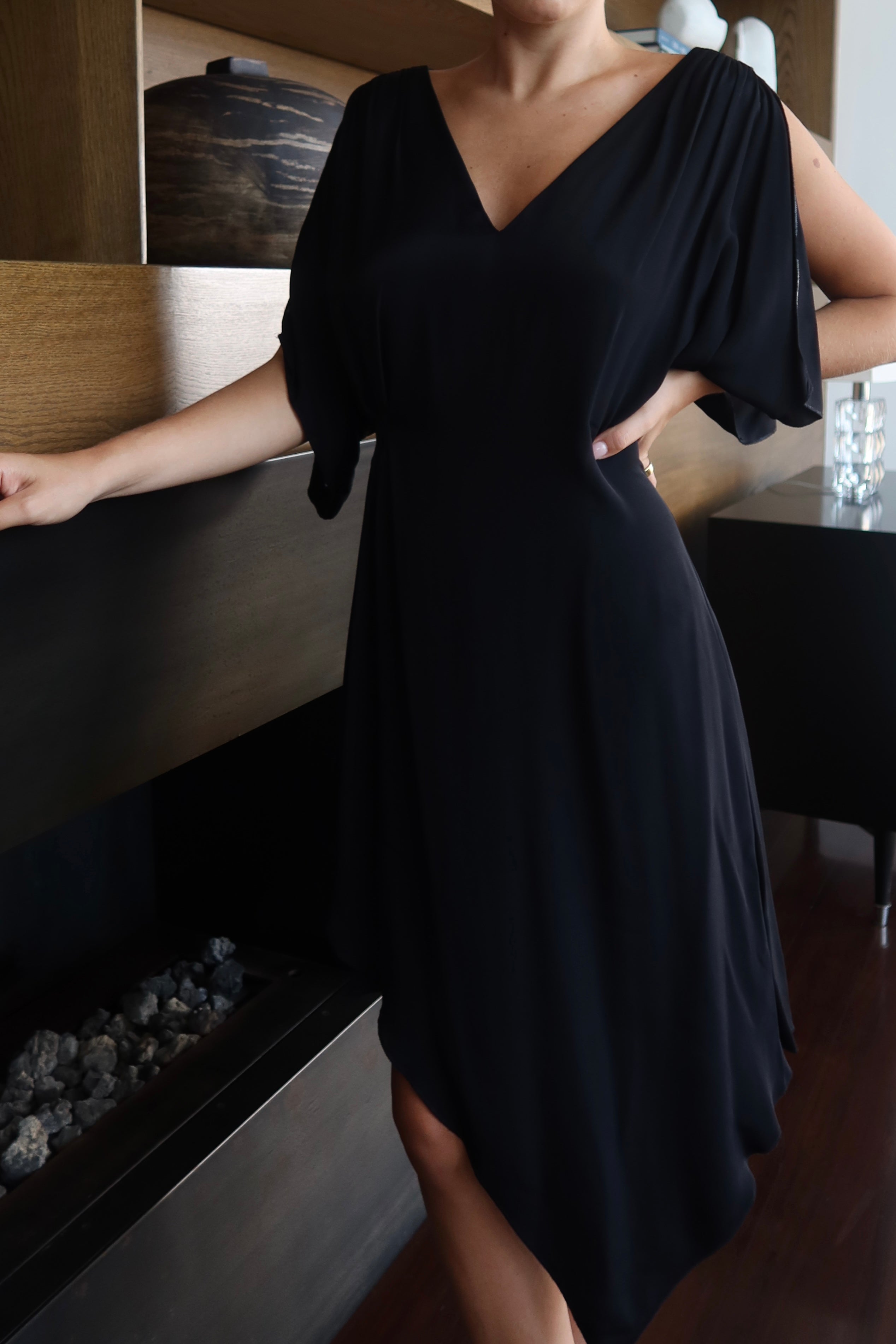 alice and olivia black cocktail dress + Draped SIZE::6/8 Black Midi Dresses | eaterrestock2 Prom dress contemporary fit
