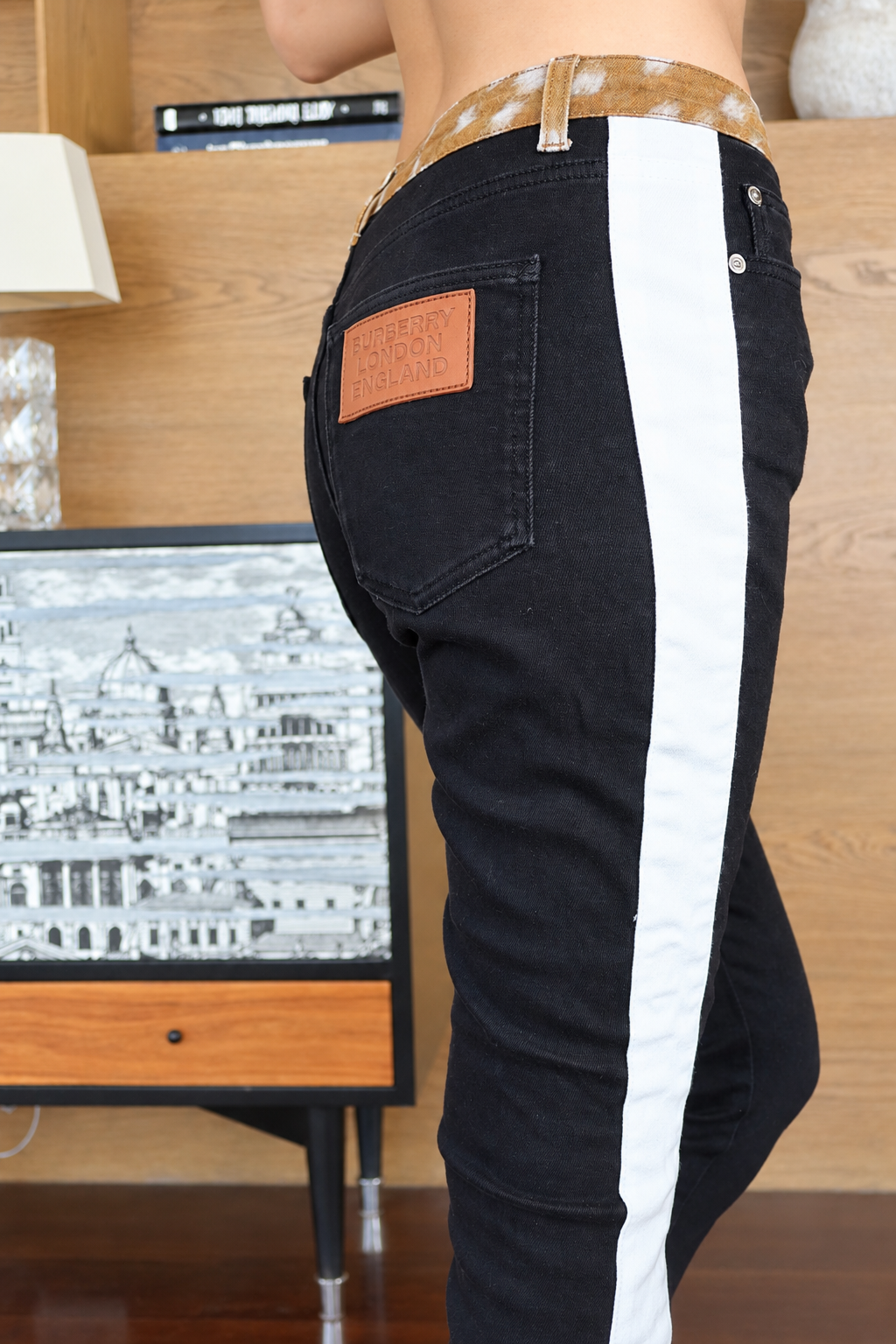 Burberry Jeans Negros con Franjas Blancas Laterales