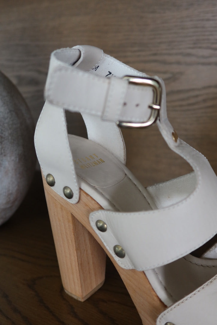 Sandalias Blancas de Cuero con Plataforma de Stuart Weitzma