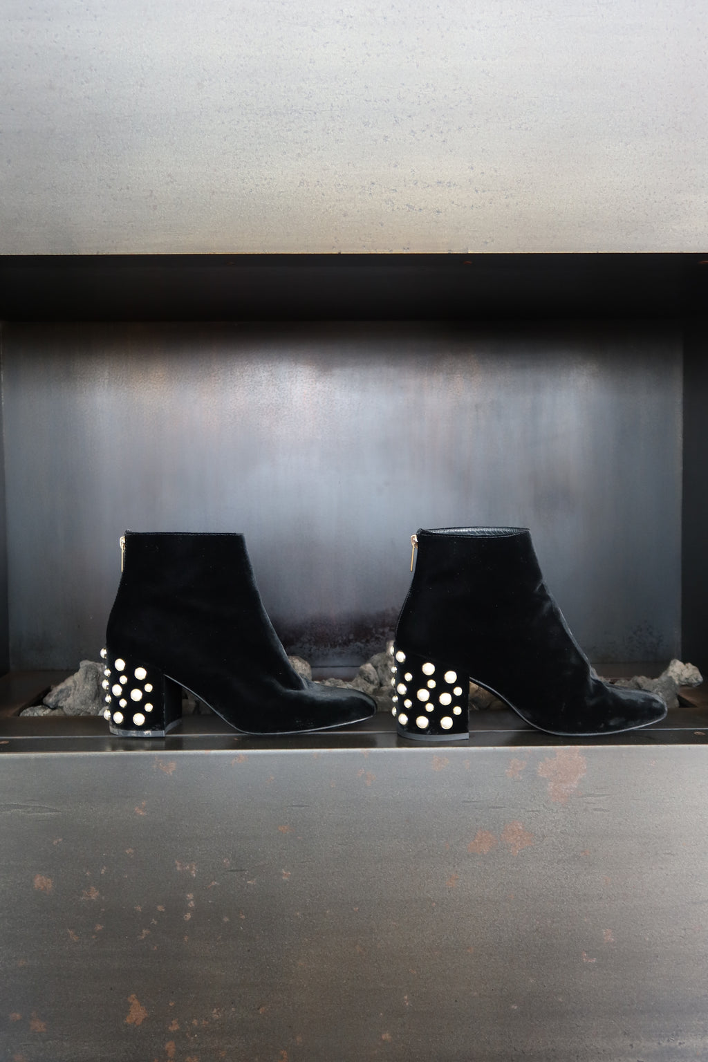 Botines Negros de Stuart Weitzman con Tacón de Perla