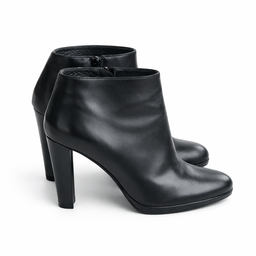 Botines de Cuero Negro de Stuart Weitzman