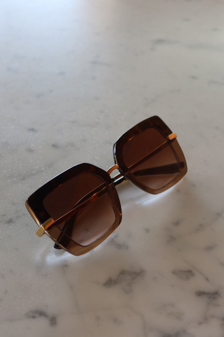 Lentes de Sol Cuadrados Carey y Dorado de Dolce & Gabbana
