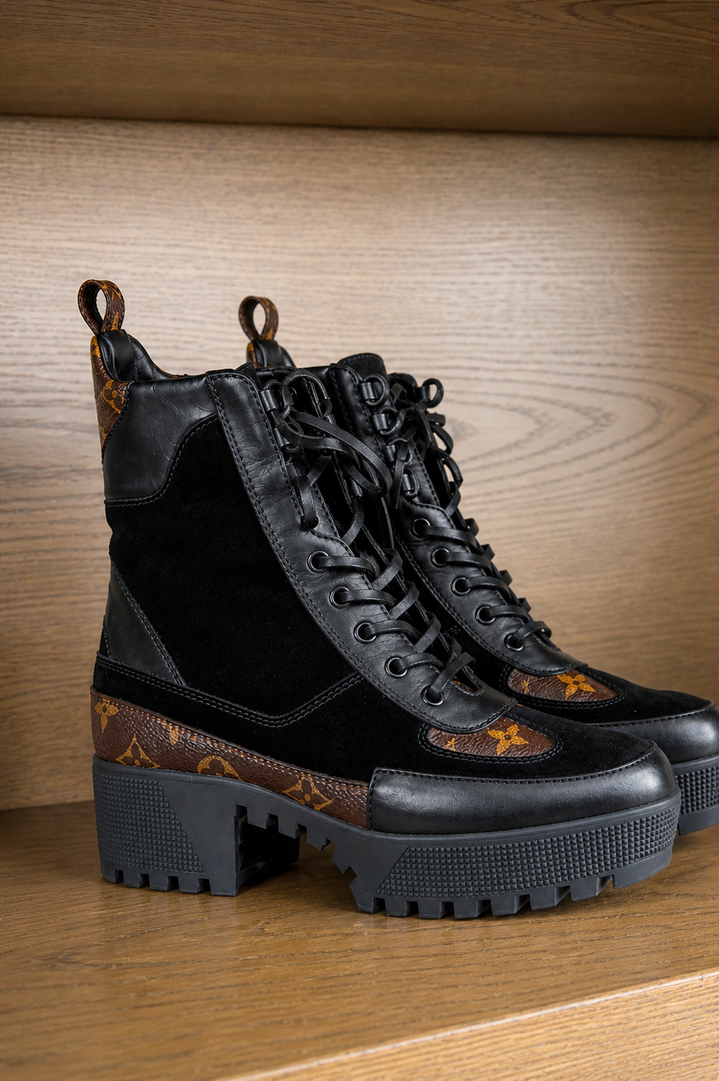 Botas Combat con Monograma de Louis Vuitton
