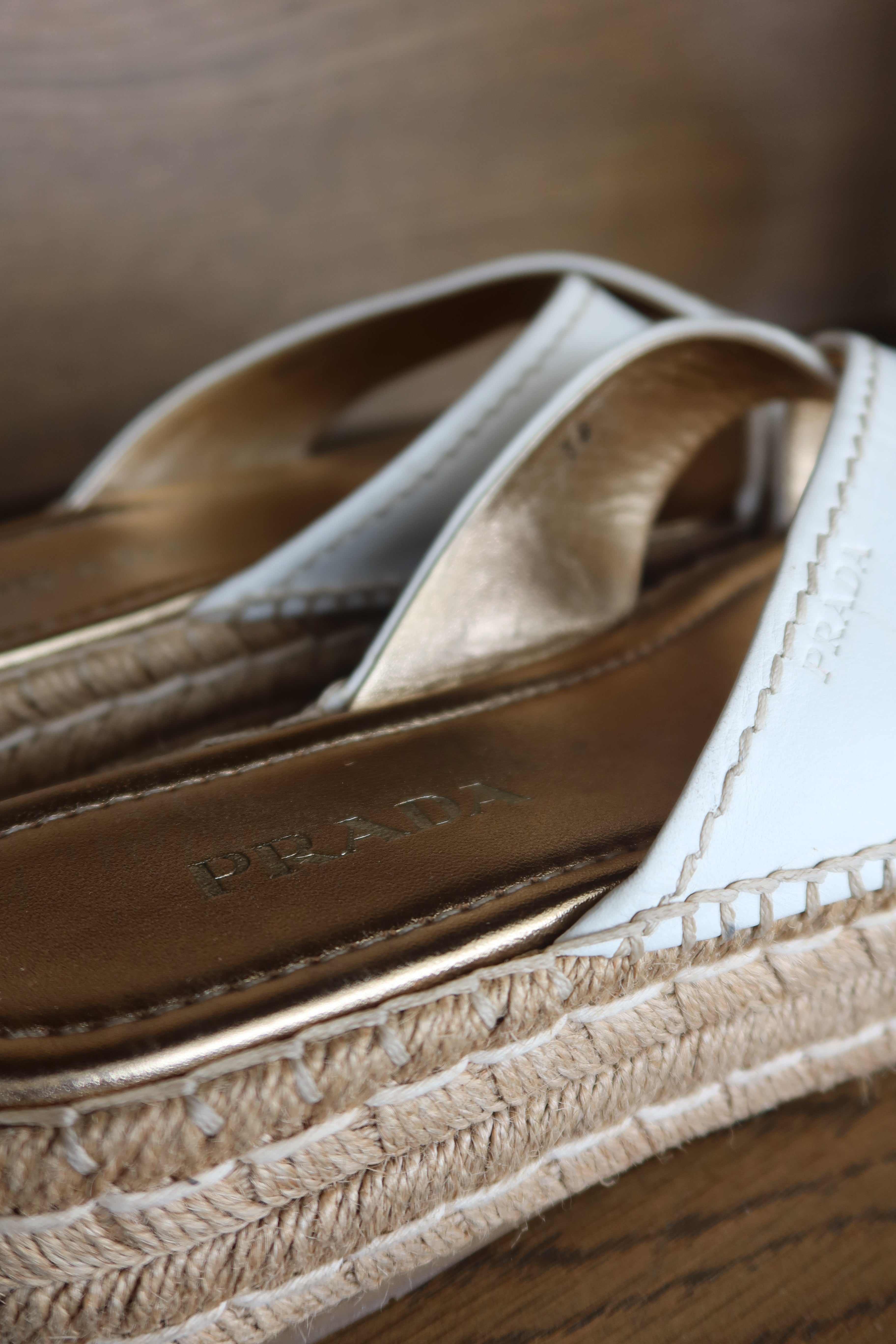 Sandalias Espadrille de Plataforma de Cuero Blanco de Prada