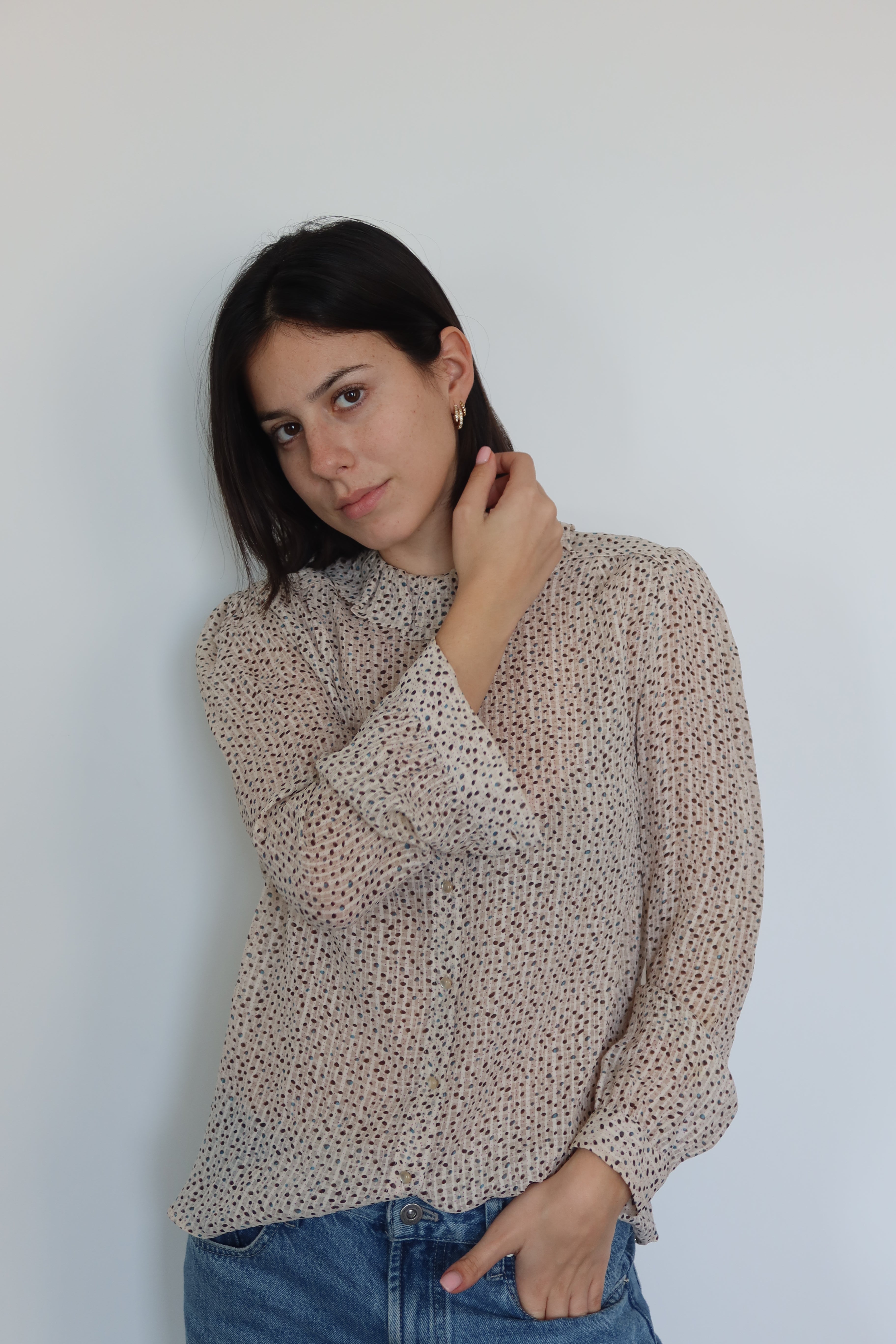 Blusa Estampada con Cuello Volante de ba&sh 