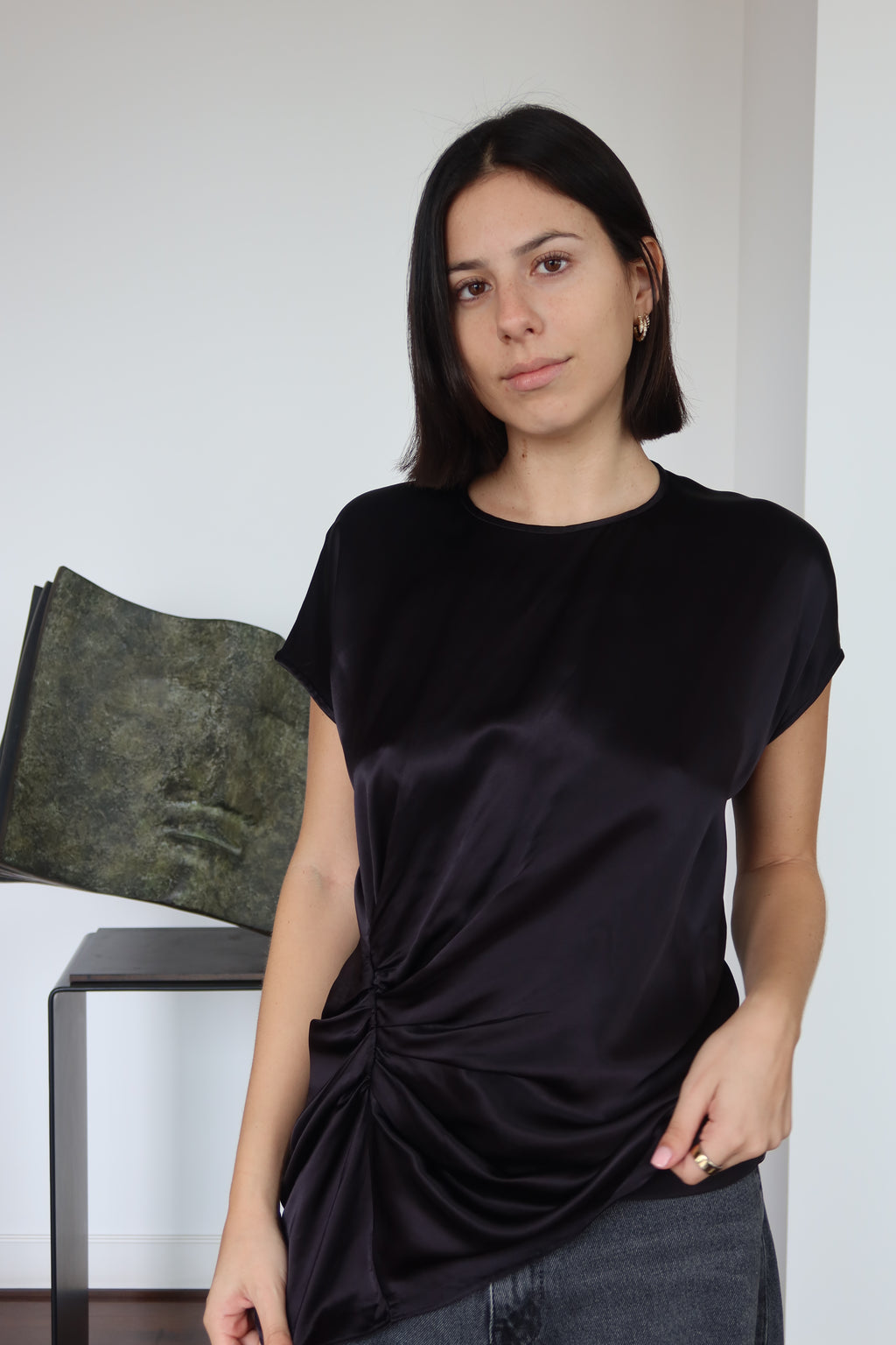 Top Negro Satinado de Helmut Lang