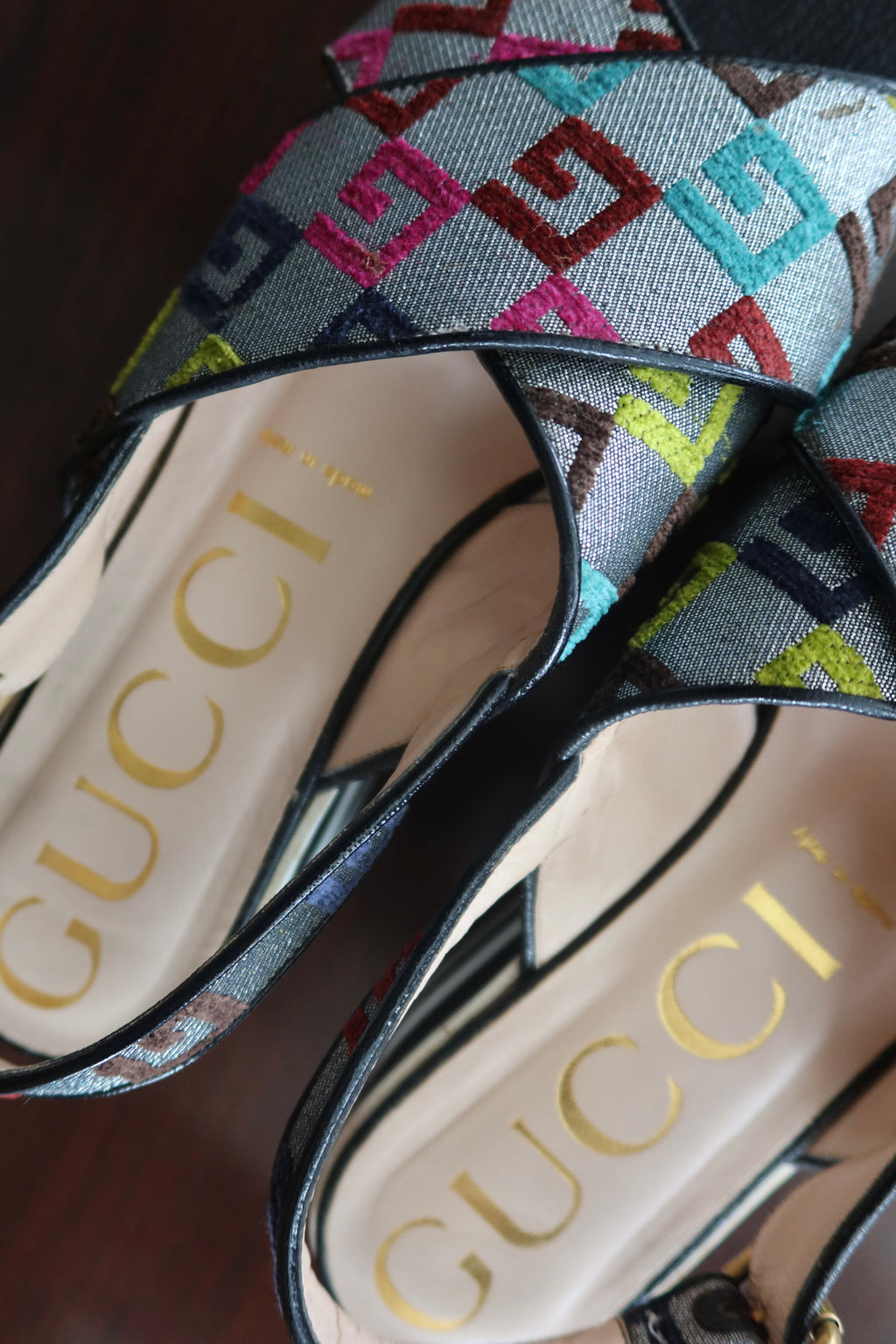 Sandalias Slingback Multicolor con Plataforma de Gucci