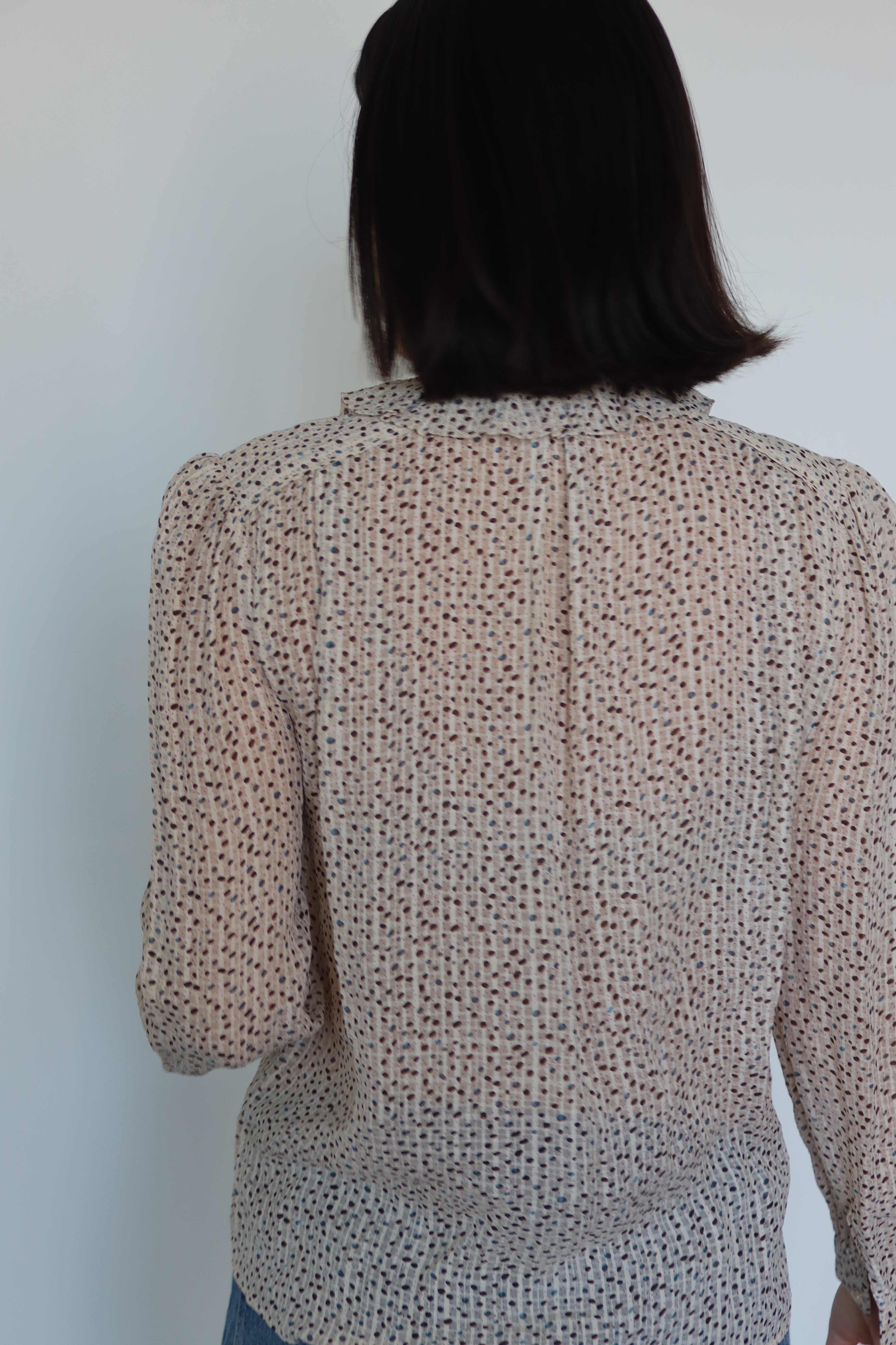 Blusa Estampada con Cuello Volante de ba&sh 
