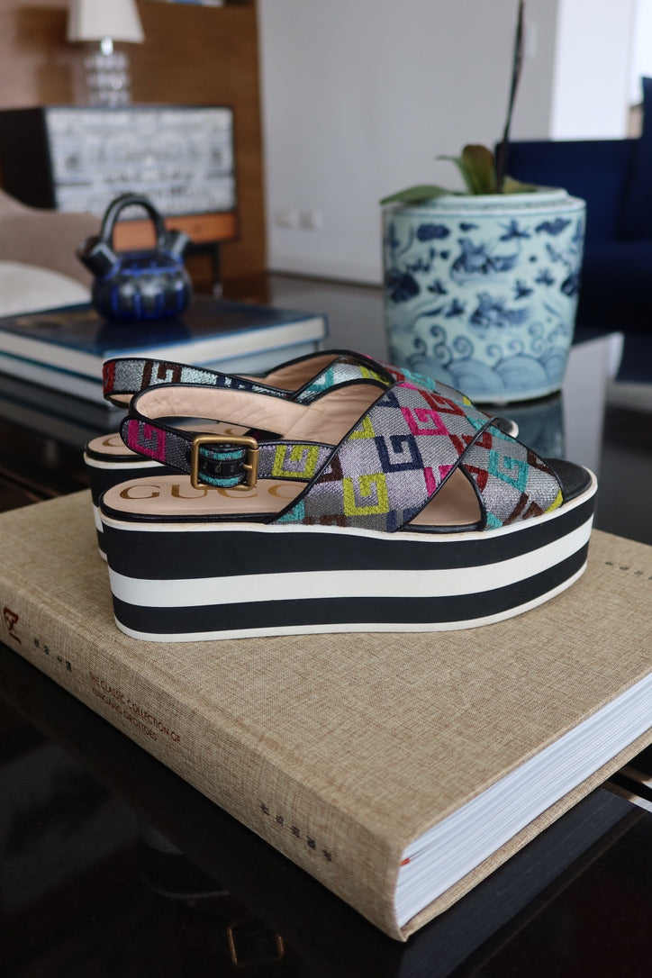 Sandalias Slingback Multicolor con Plataforma de Gucci