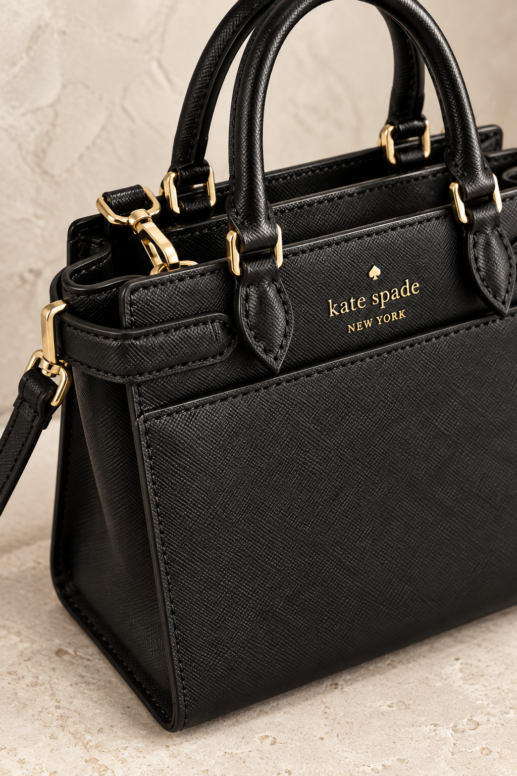 Bolso Crossbody Negro de Cuero de Kate Spade