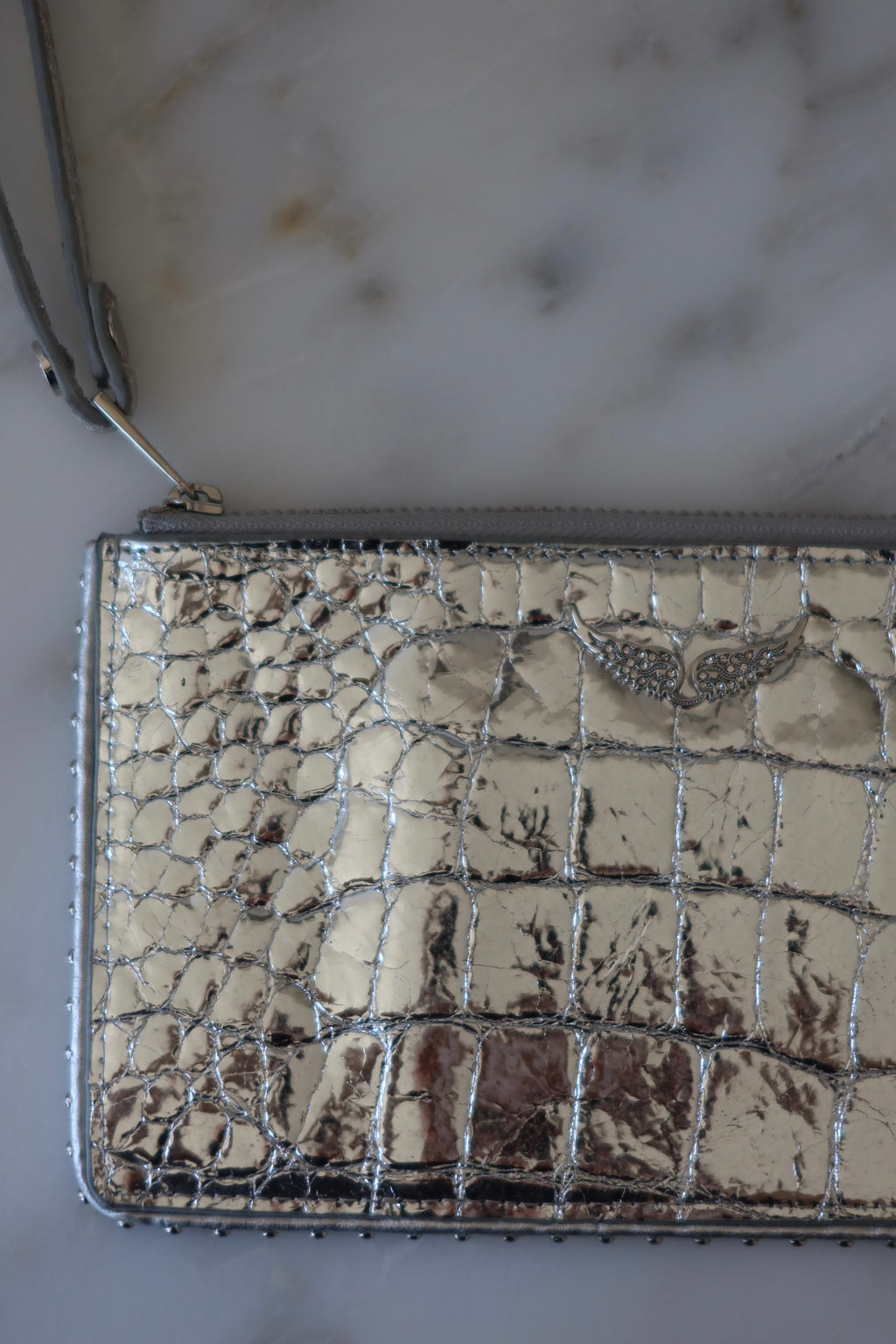 Clutch Zadig & Voltaire Plateado Efecto Cocodrilo