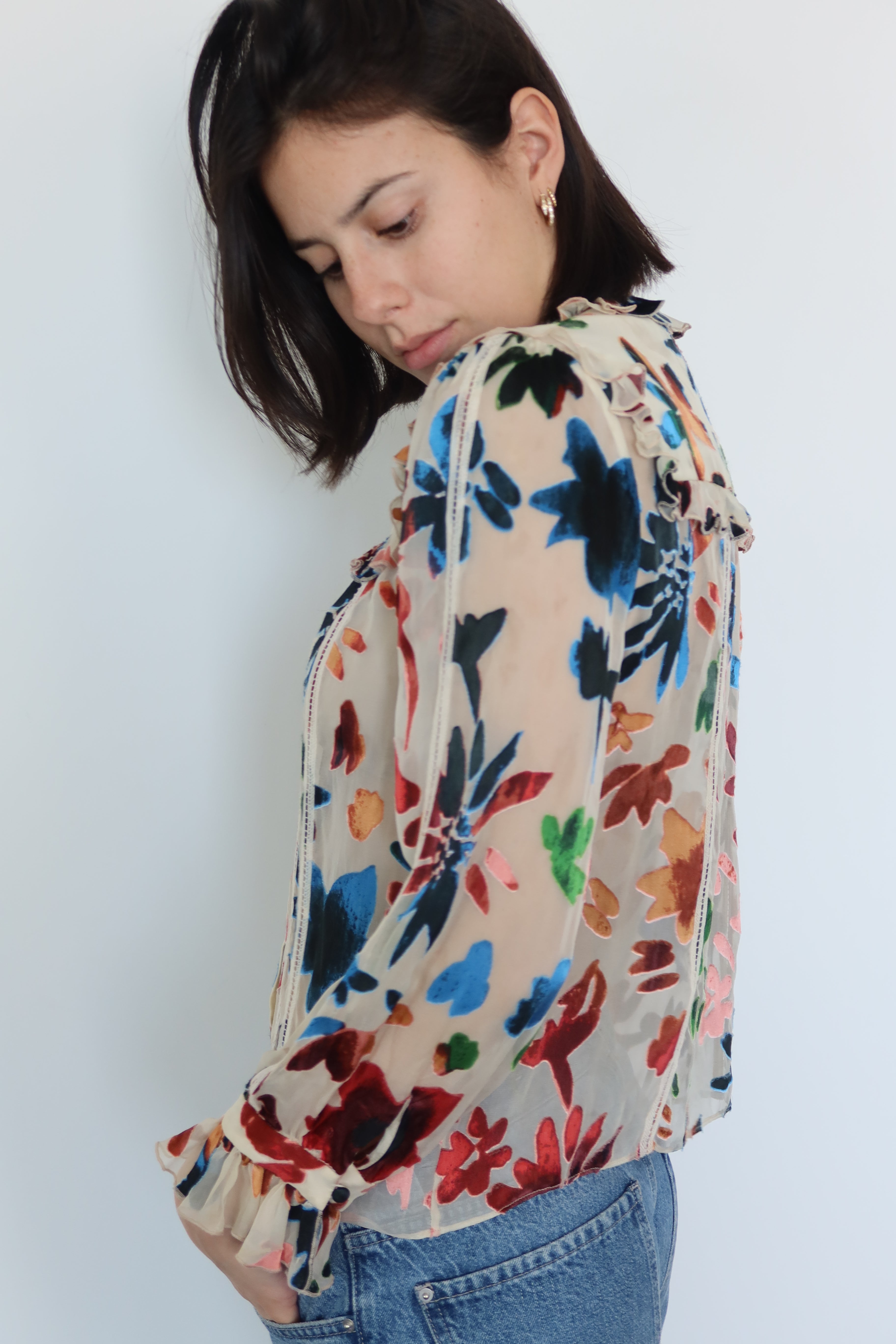 Blusa Estampada Floral de Alice + Olivia