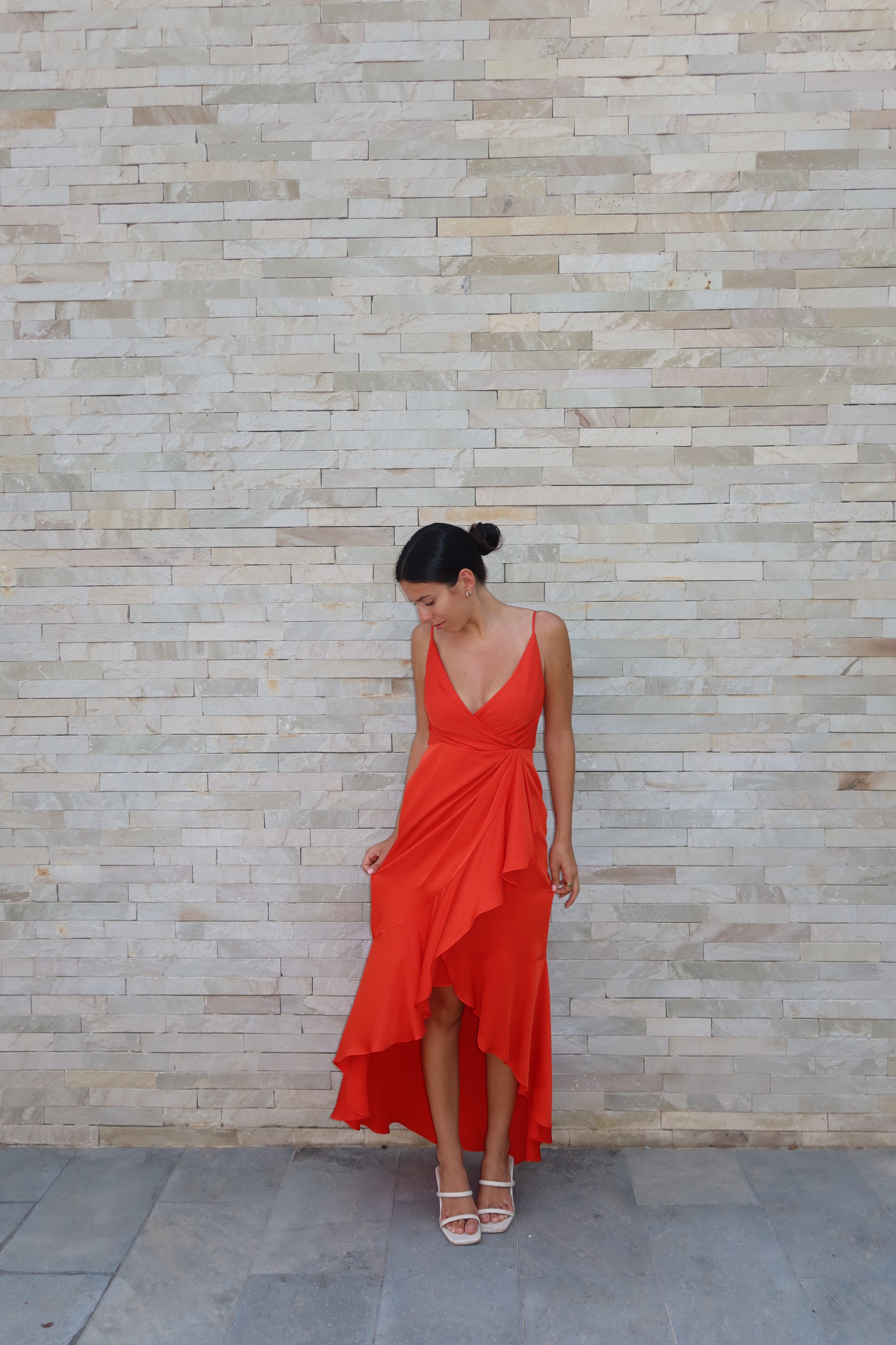 Vestido Largo Rojo con Drapeado de BCBG