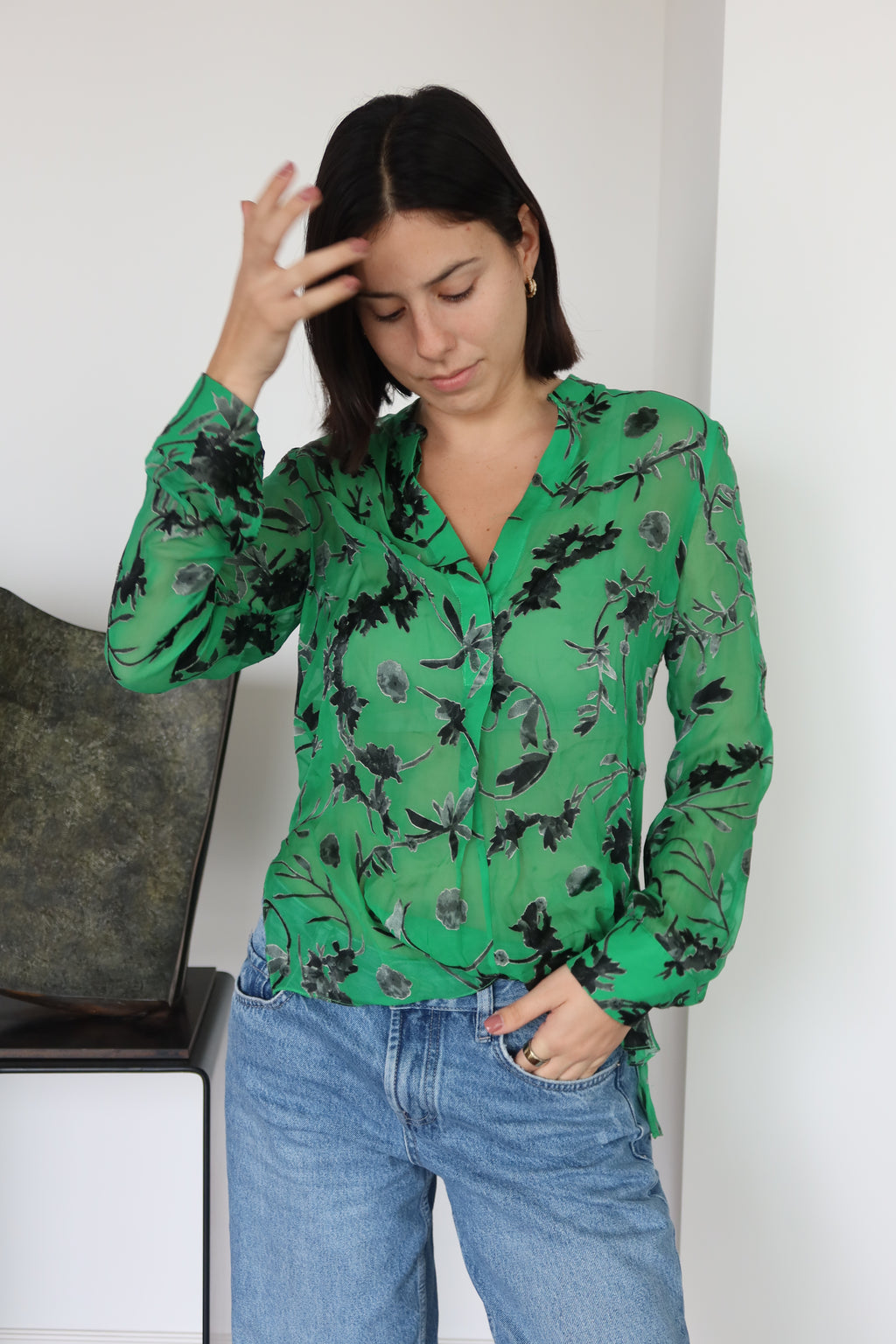 Blusa Verde con Estampado Floral Alice + Olivia