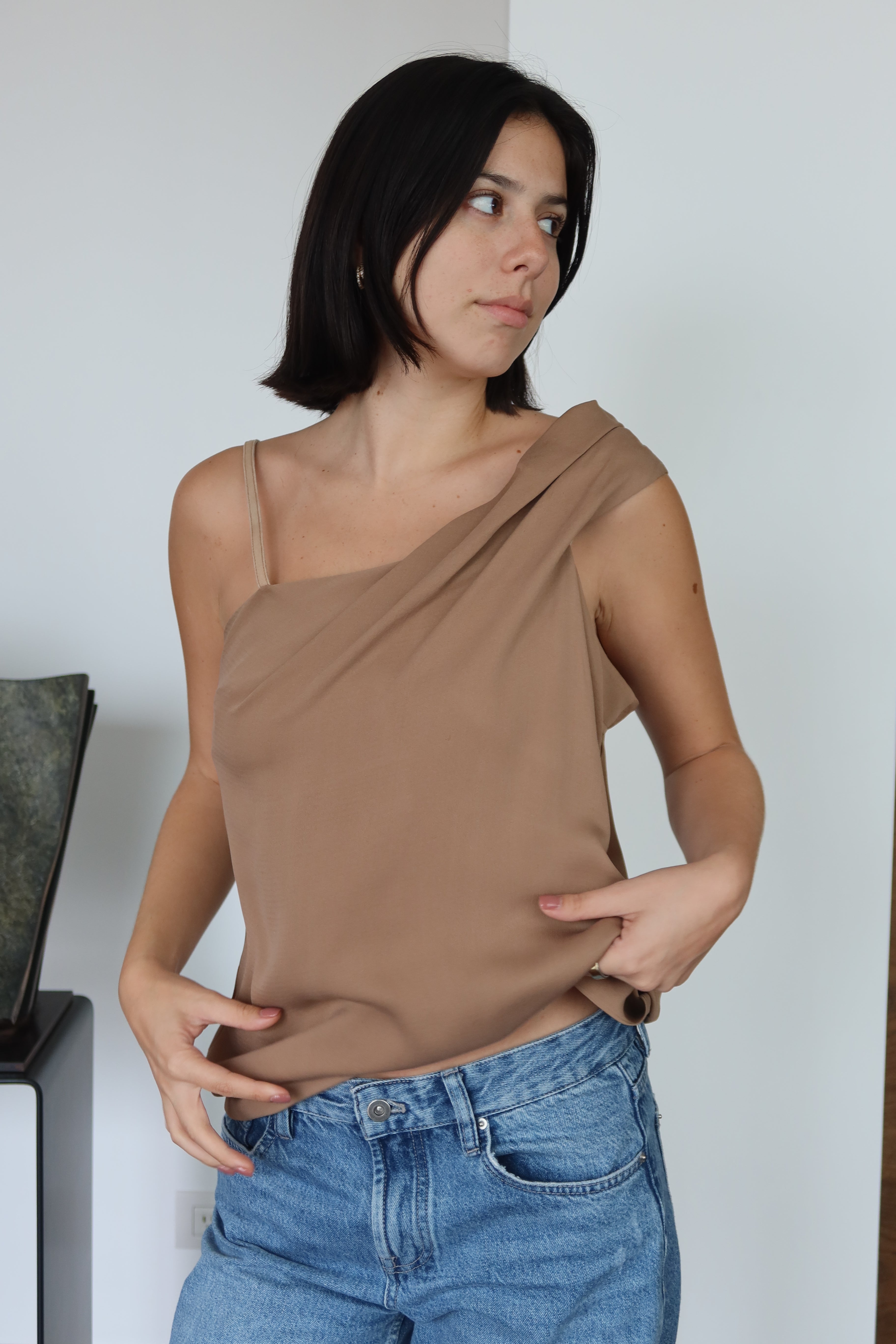 Top Asimétrico Taupe de Un Hombro Helmut Lang