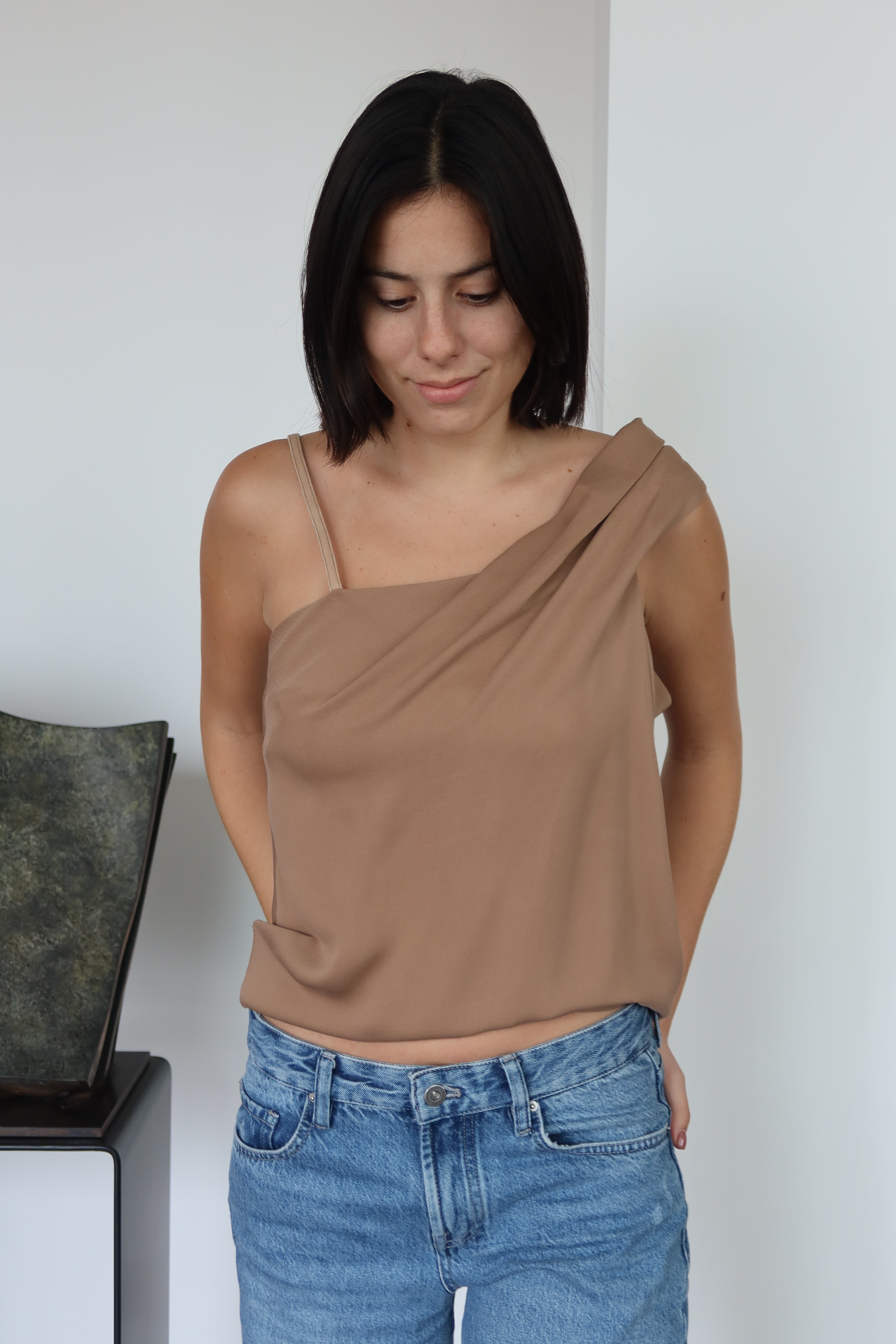 Top Asimétrico Taupe de Un Hombro Helmut Lang