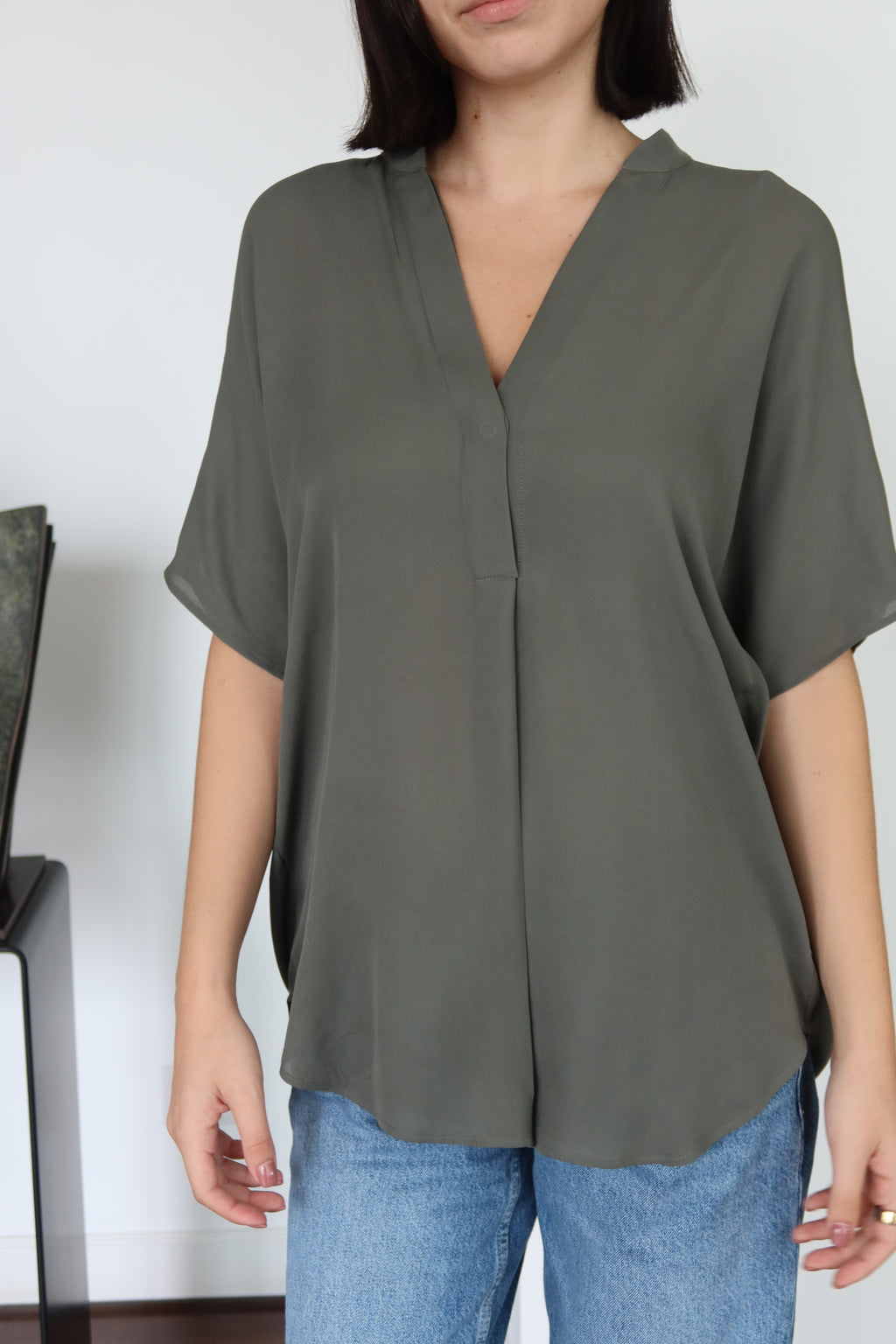 Blusa Oversized Verde Oliva de Vince