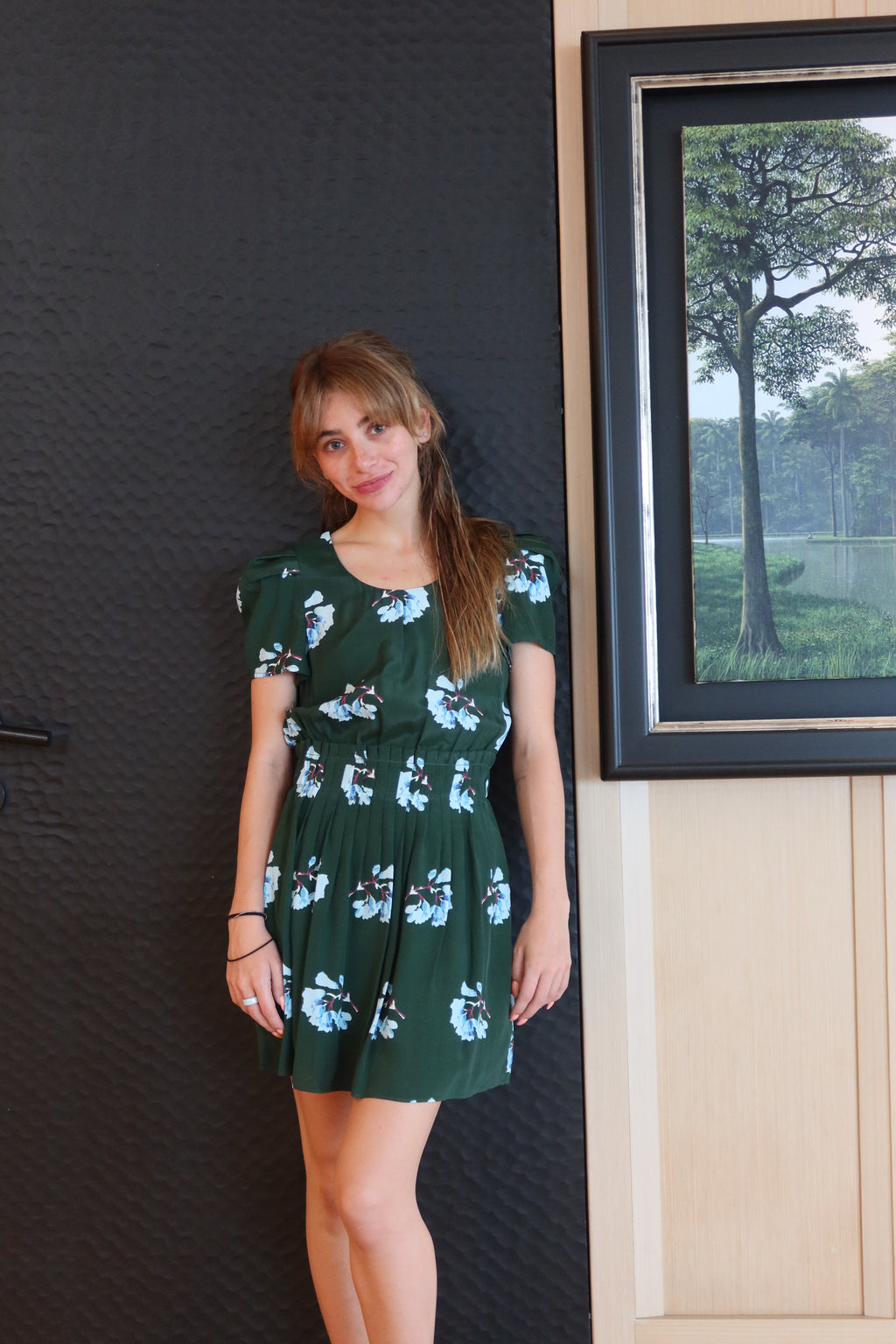 Vestido Corto Verde con Estampado Floral Maje
